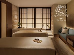 ウォルドーフ・アストリア・スパのカップルルーム。World Spa Awards 2026「Japan’s Best Hotel Spa」受賞バッジ入り